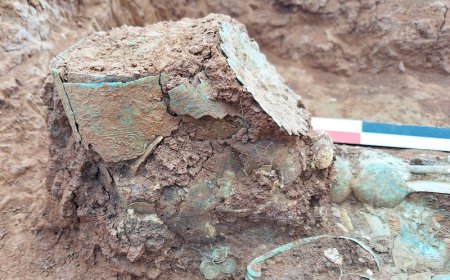 2.700 Yıllık Gösterişli Mezardaki Kadının Tacı Ters Takılmış