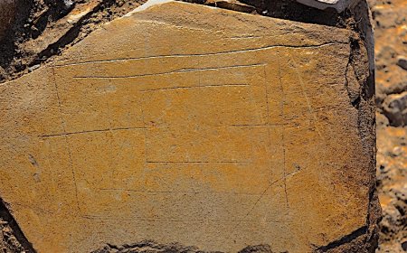 Van’daki Osmanlı Kışlasında Askerler ‘Dokuz Taş’ Oynuyordu