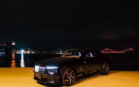 Tarihinin en güçlü Rolls-Royce’u Black Badge Spectre Türkiye sahnesinde