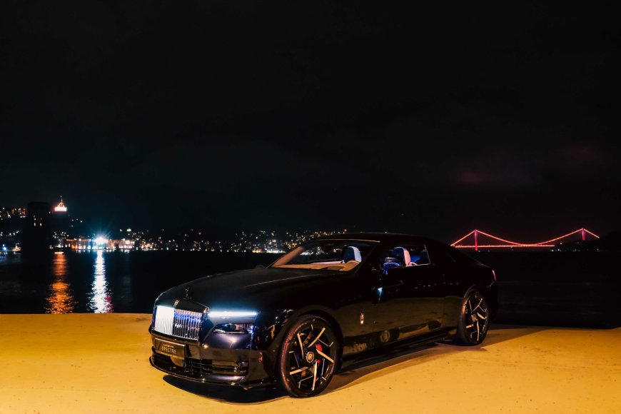Tarihinin en güçlü Rolls-Royce’u Black Badge Spectre Türkiye sahnesinde